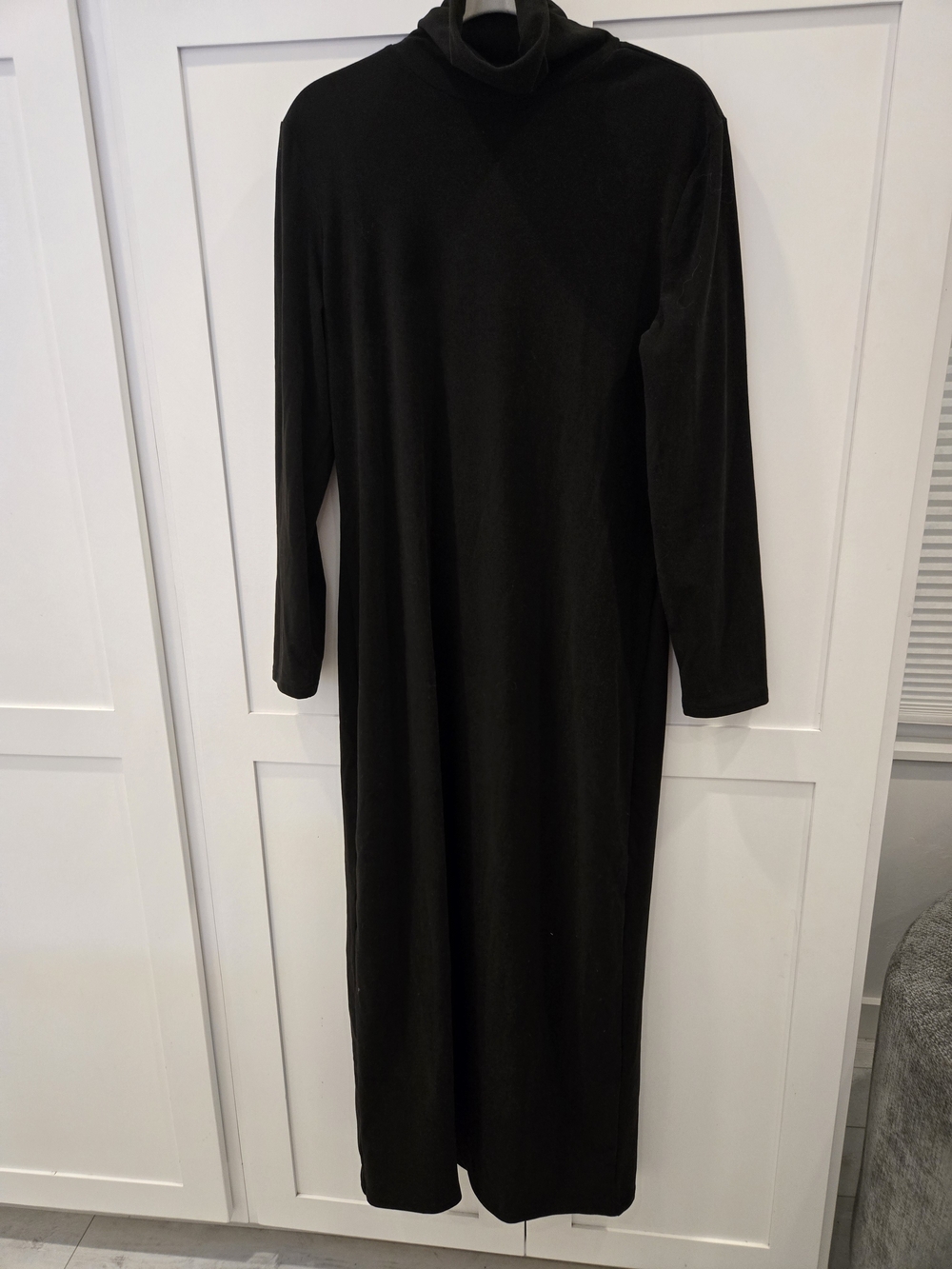 Black Long-Sleeve Turtleneck Maxi Dress